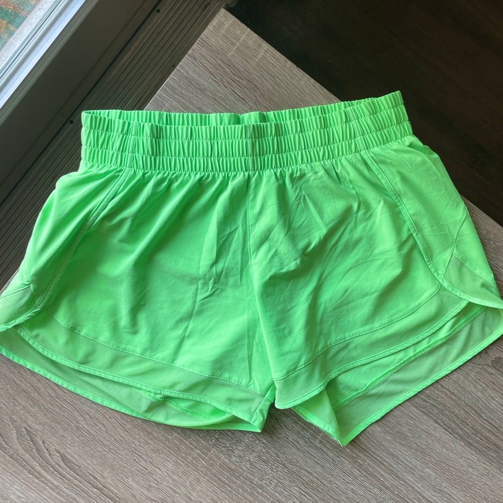 Athleta Mesh Racer Mid Rise Short 4” - Reviving Mint